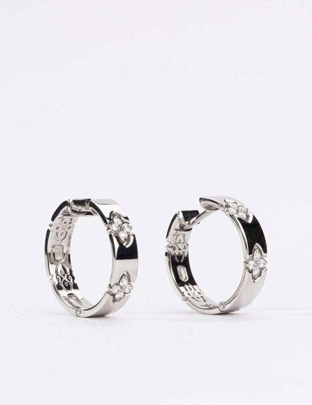 Серьги из белого золота c бриллиантами