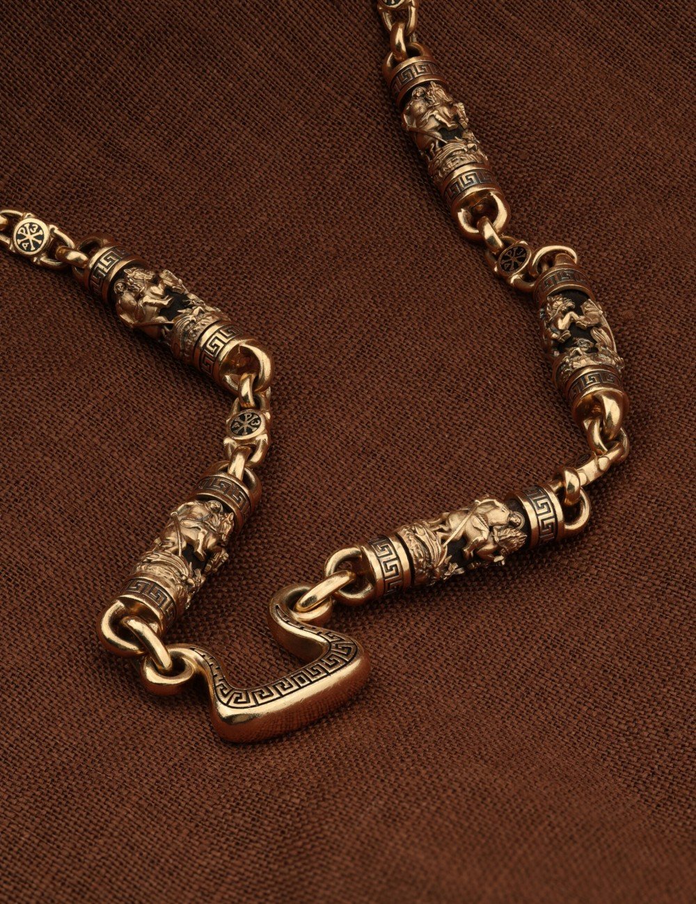 Цепь из золота c эмалью и эбеновым деревом