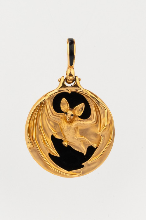 Подвеска из красного золота 585 пробы c эмалью и ониксом