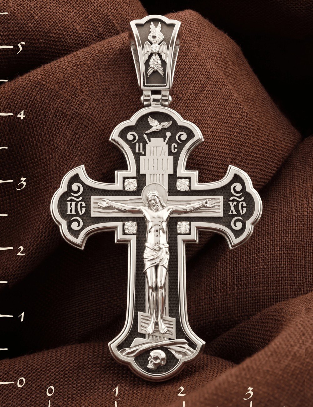 Крест из белого золота c бриллиантами