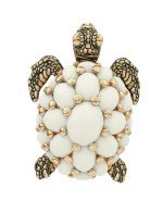 Брошь из золота c эмалью и бивнем мамонта