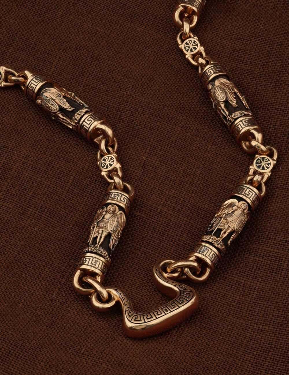 Цепь из золота c эмалью и эбеновым деревом