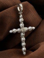 Крест из белого золота c жемчугом