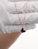 Колье из золота c ониксом