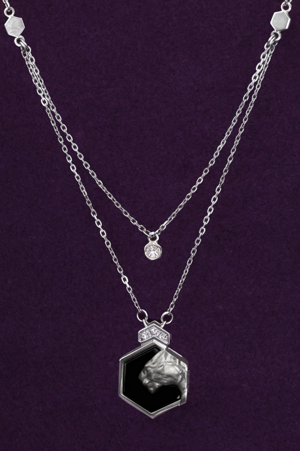 Колье из белого золота 585 пробы c бриллиантами и ониксом