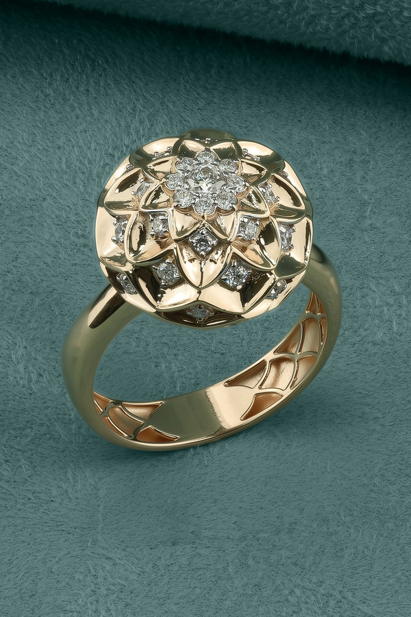 Кольцо из красного золота 585 пробы c бриллиантами