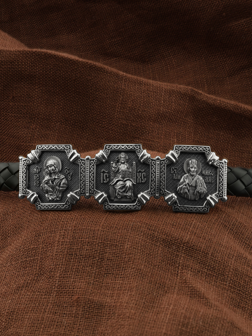 Браслет из белого золота 585 пробы c шнурком