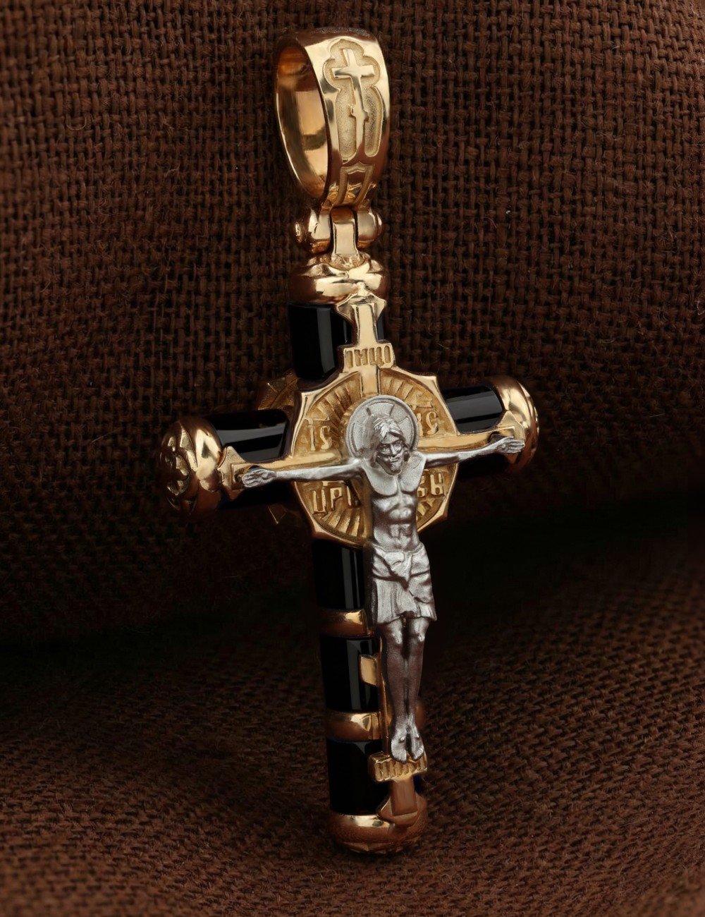 Крест из золота c ониксом