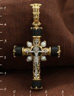 Крест из лимонного золота c жемчугом и ониксом