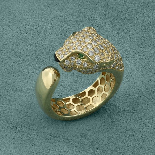 Кольцо из лимонного золота 585 пробы c бриллиантами, изумрудом и ониксом