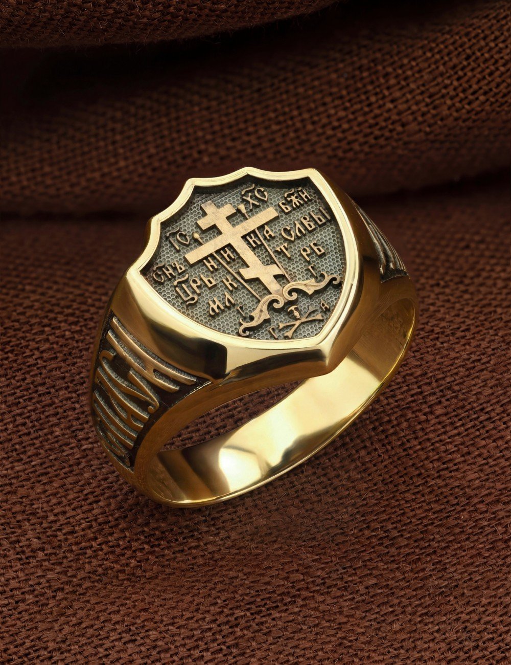 Кольцо из лимонного золота