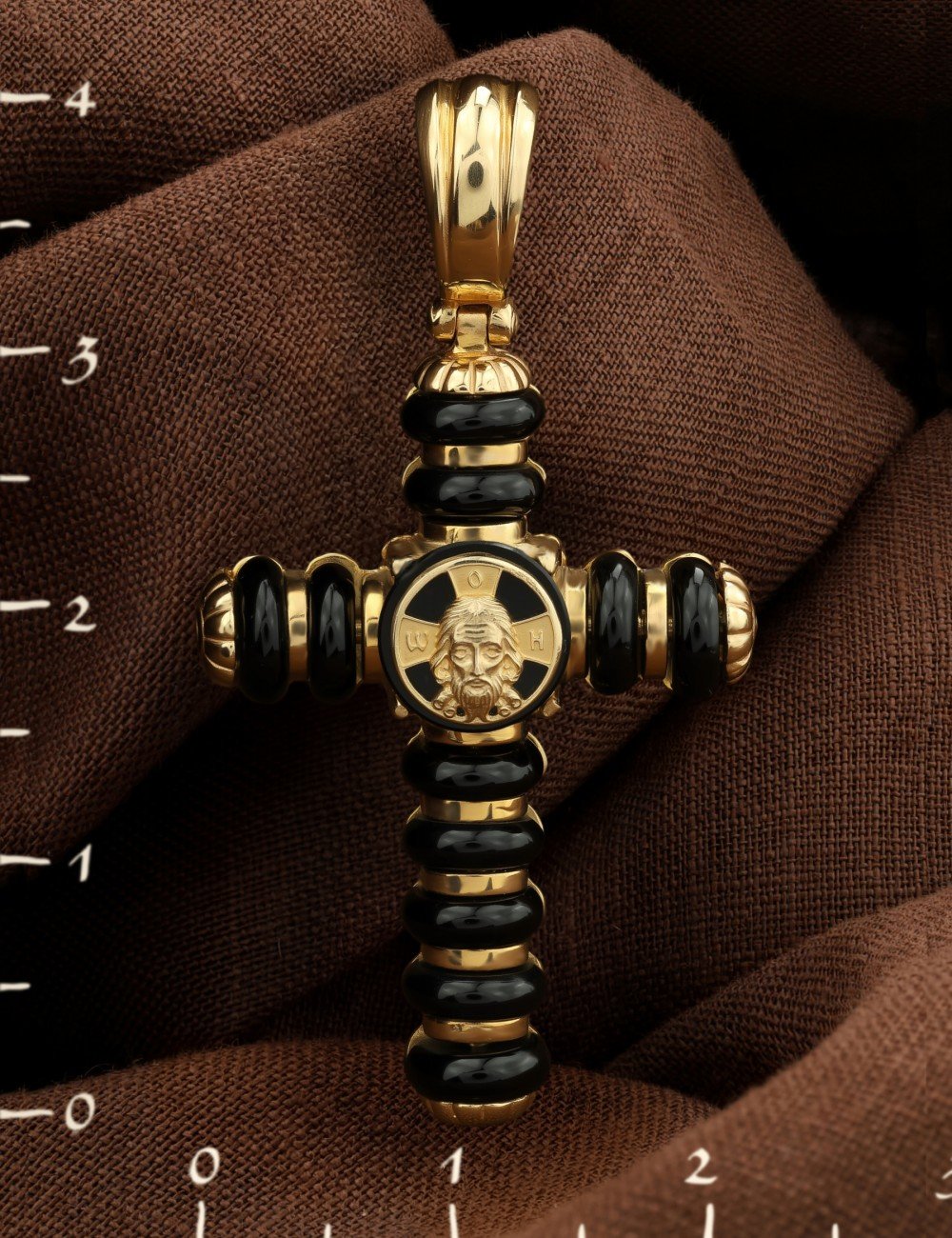 Крест из лимонного золота c ониксом