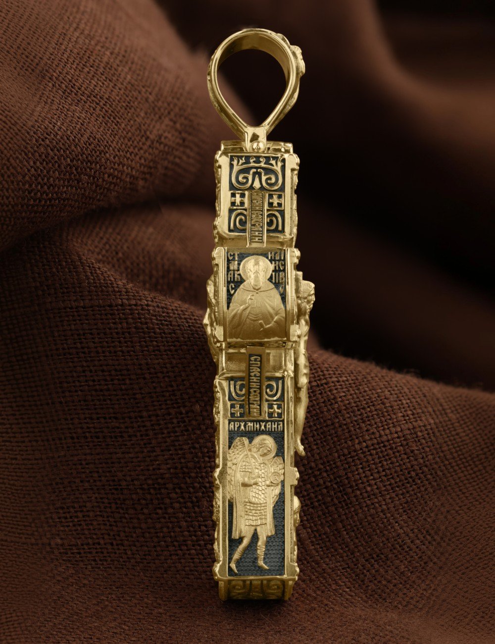 Крест из лимонного золота