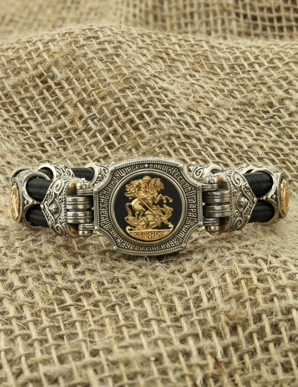 Браслет из серебра и золота c ониксом и шёлковым шнурком