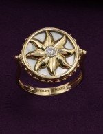 Кольцо из лимонного золота c бриллиантами, лазуритом и перламутром