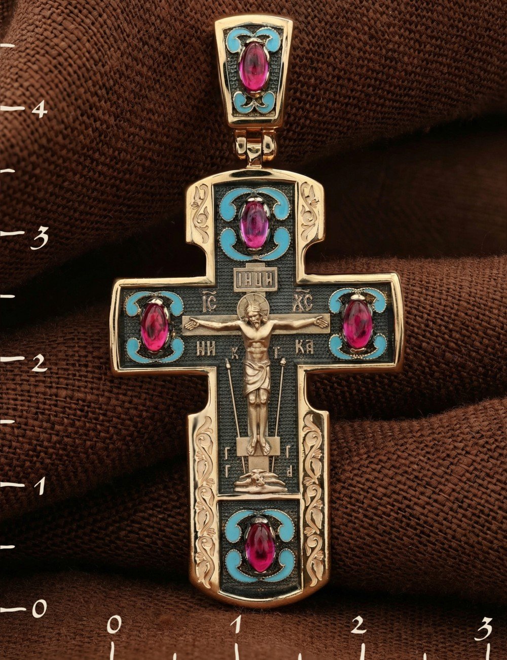 Крест из золота c эмалью и рубином