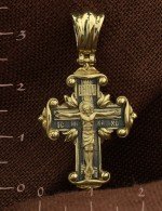 Крест из лимонного золота