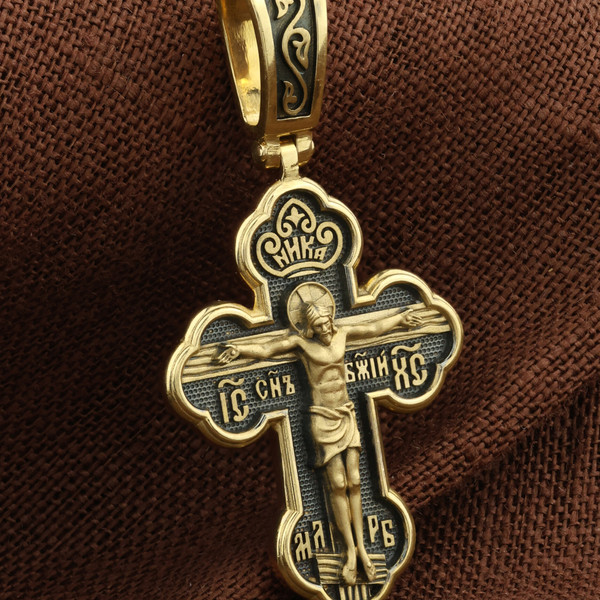 Крест из лимонного золота