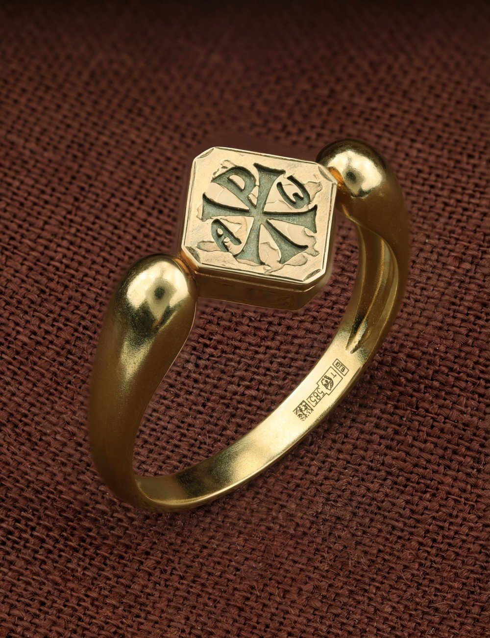 Кольцо из зелёного золота