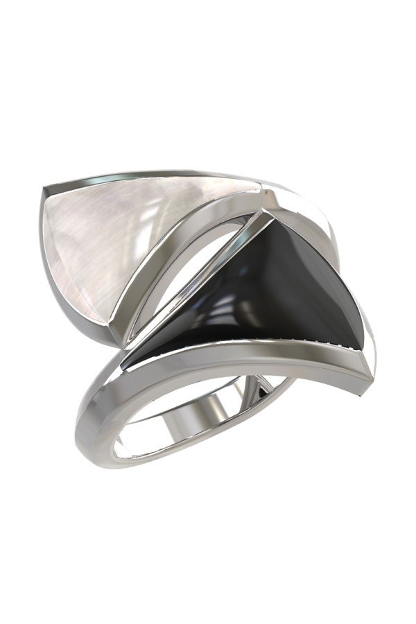 Кольцо из белого золота c ониксом и перламутром