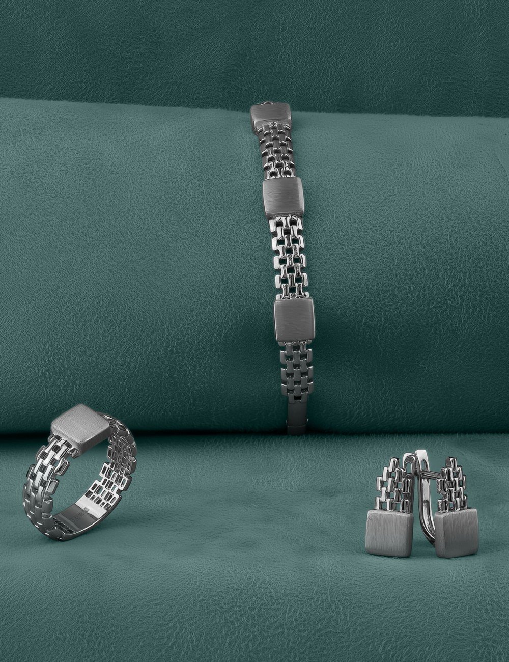 Кольцо из белого золота