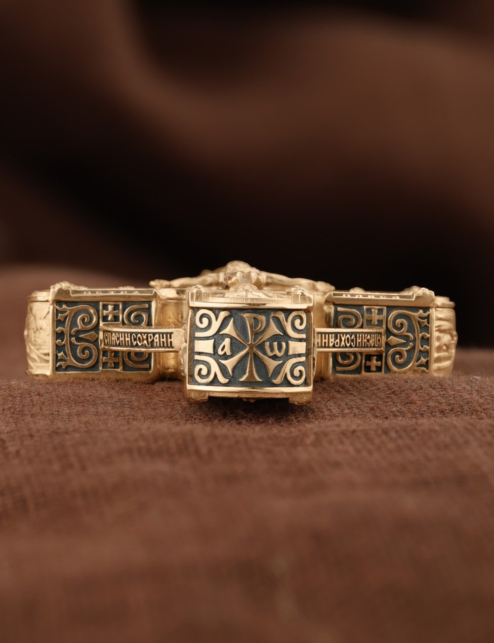 Крест из золота