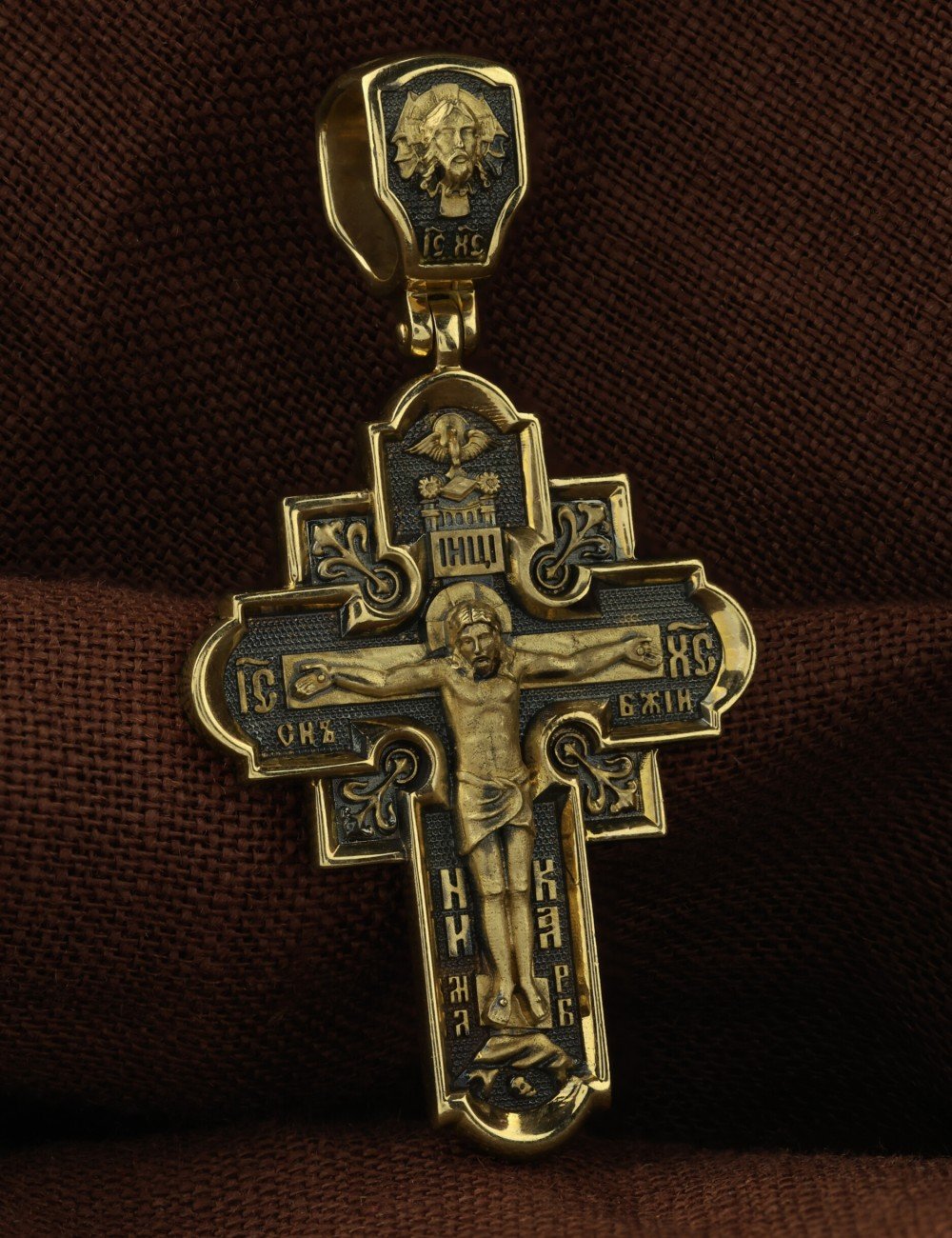 Крест из лимонного золота