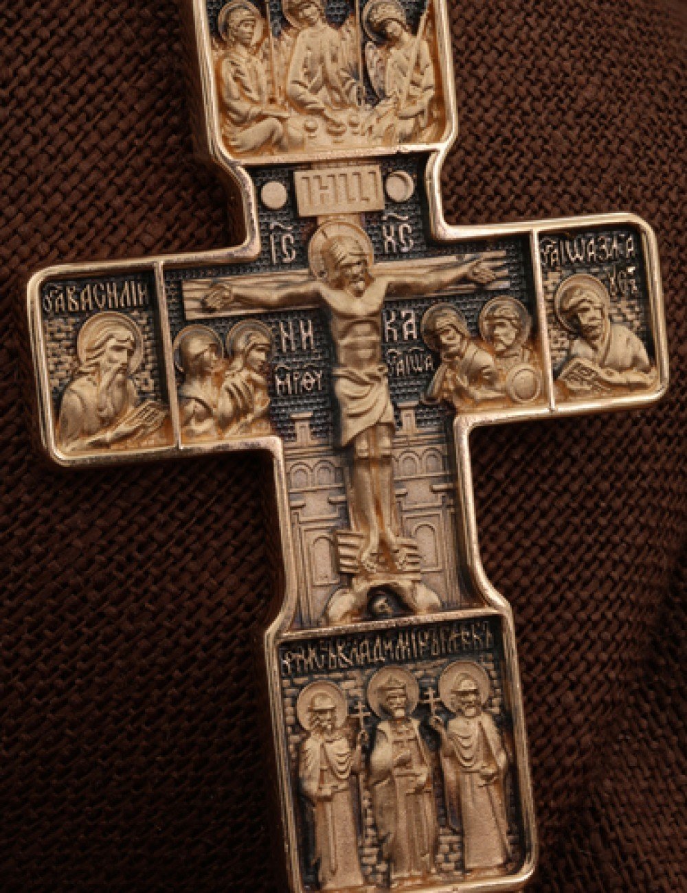 Крест из золота