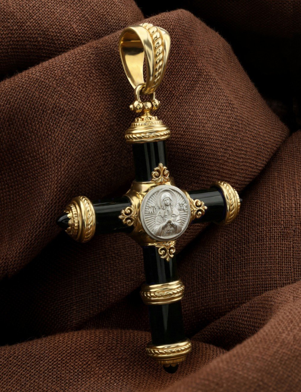 Крест из лимонного золота c ониксом