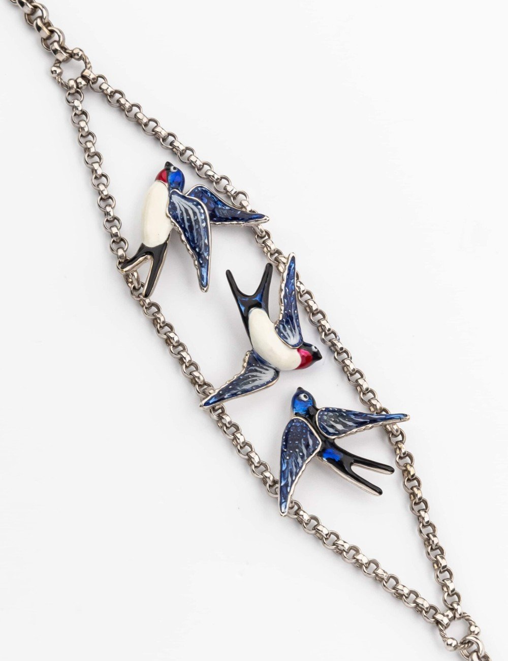 Браслет из белого золота c эмалью и сапфиром