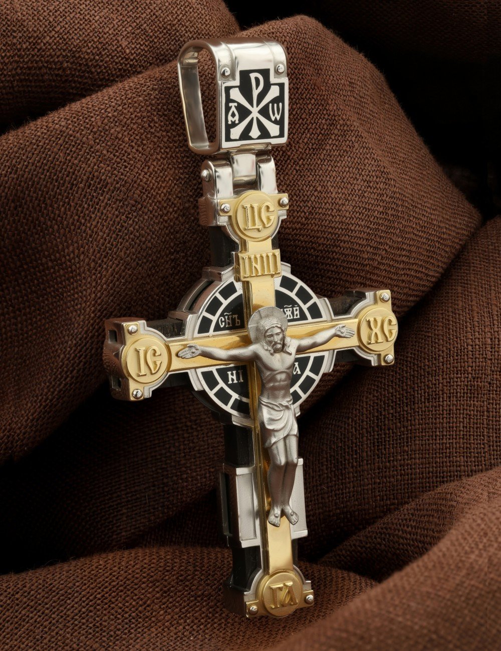 Крест из белого золота c эмалью и эбеновым деревом