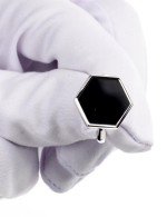 Кольцо из белого золота c ониксом