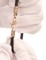 Браслет из золота c кожаным шнурком