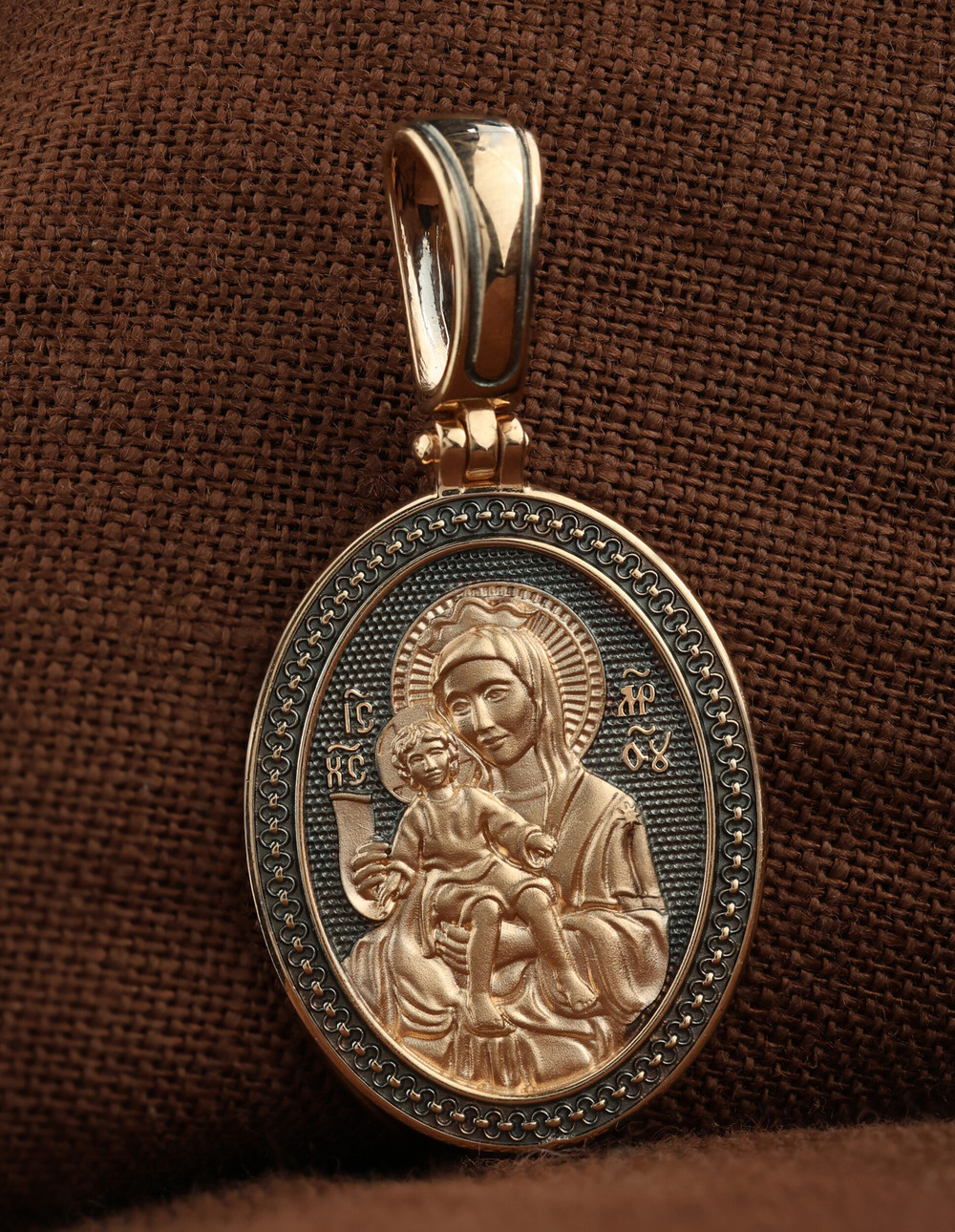 Нательная икона из красного золота 585 пробы