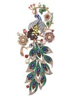 Брошь из золота c эмалью, фианитом, гранатом, жемчугом, сапфиром, кораллом и перламутром