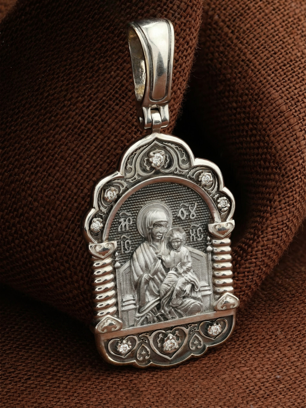 Нательная икона из белого золота 585 пробы c бриллиантами