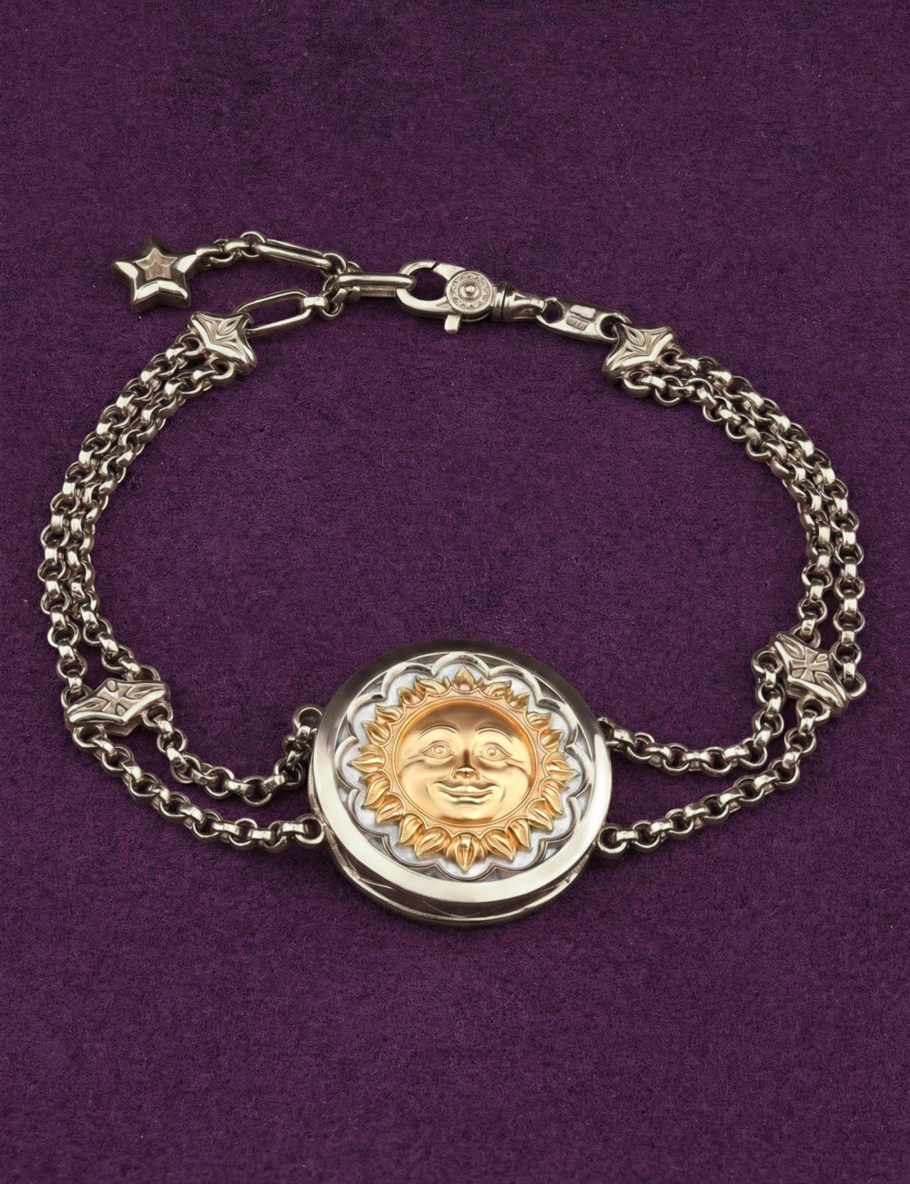 Браслет из белого золота c ониксом и перламутром