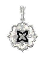 Подвеска из белого золота c ониксом и перламутром