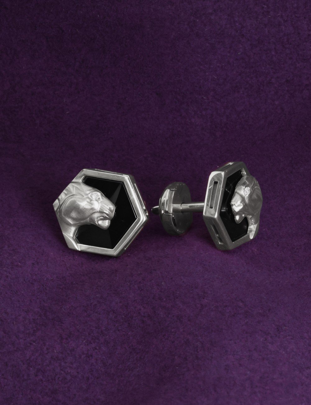 Серьги из белого золота c бриллиантами и ониксом