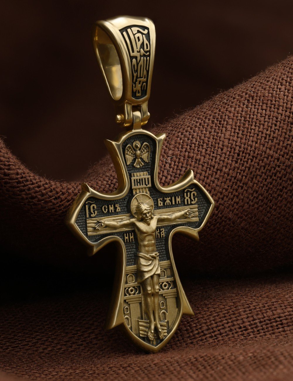 Крест из лимонного золота