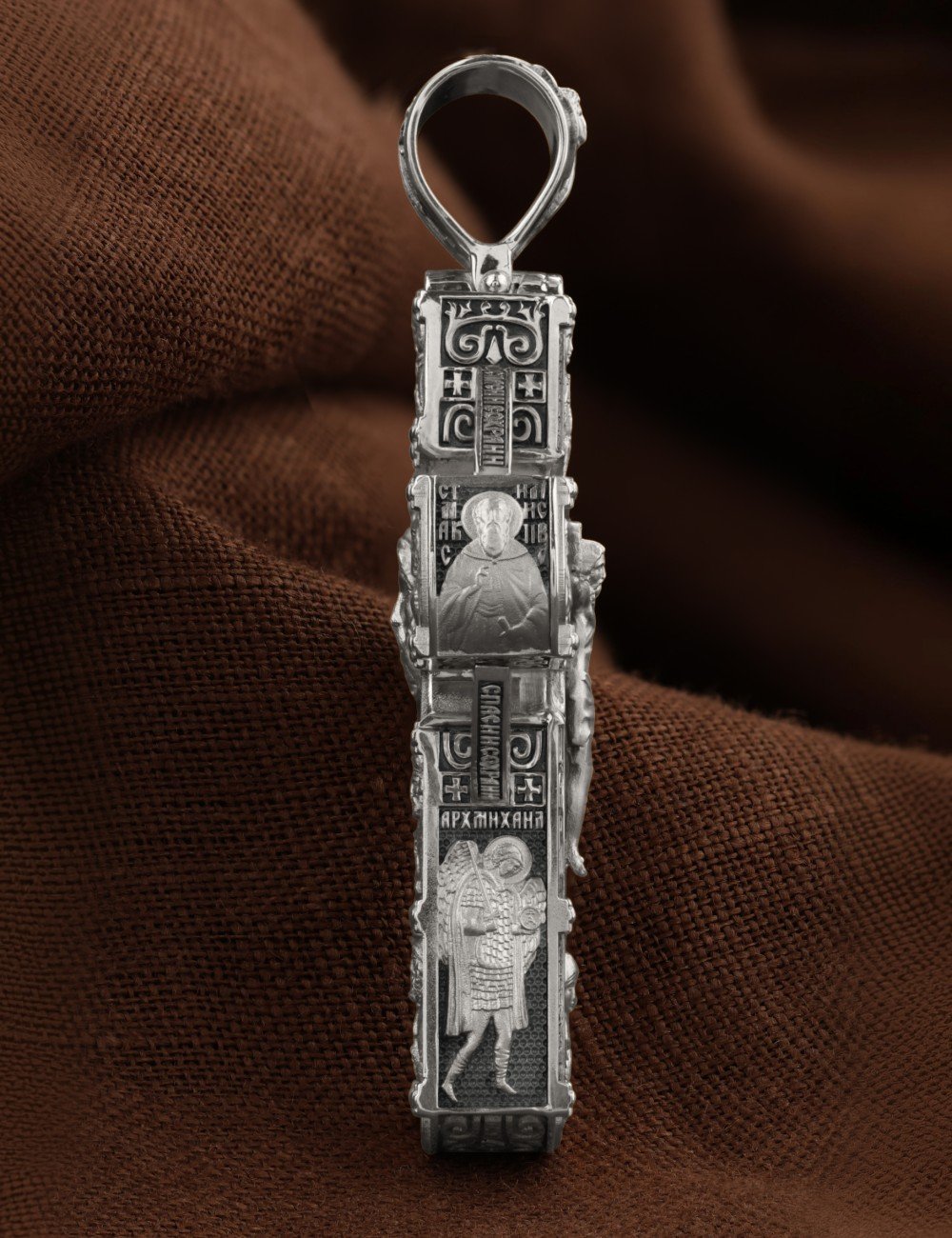 Крест из белого золота