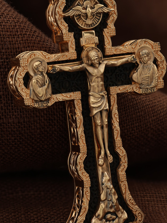 Крест из красного золота 585 пробы c эбеновым деревом