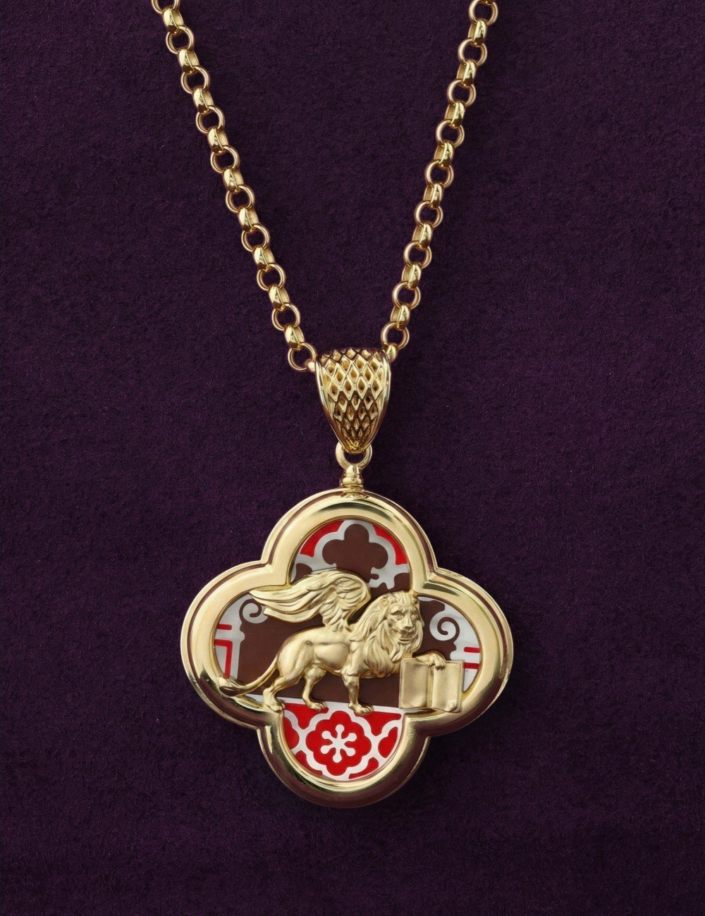 Подвеска из лимонного золота c эмалью и перламутром