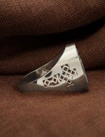 Кольцо из белого золота