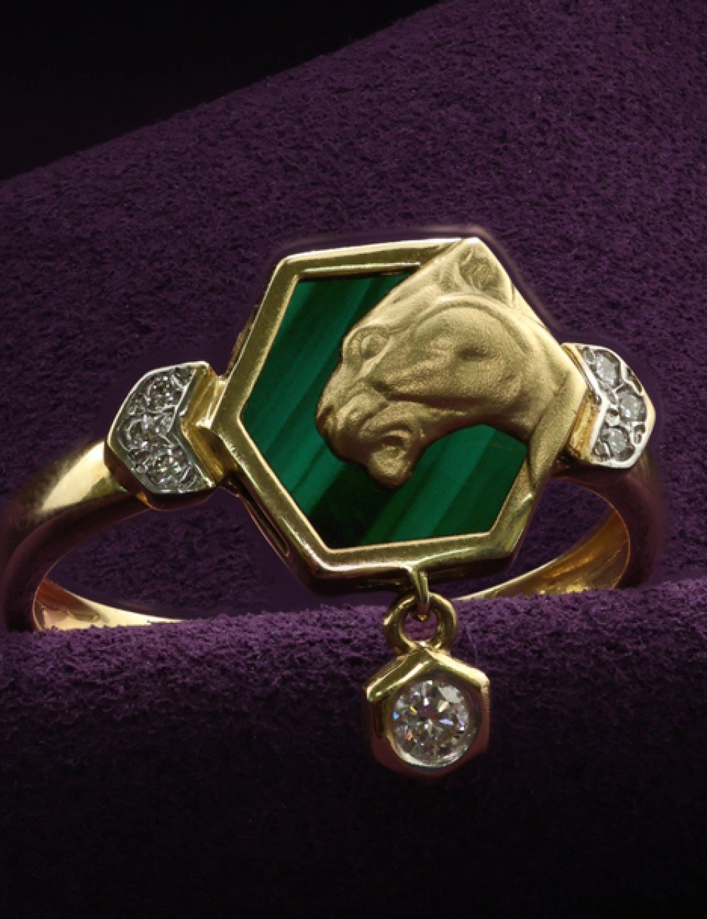 Кольцо из лимонного золота c бриллиантами и малахитом