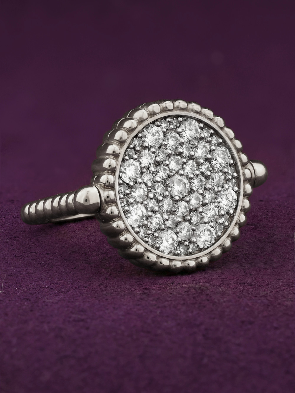 Кольцо из белого золота 585 пробы c бриллиантами