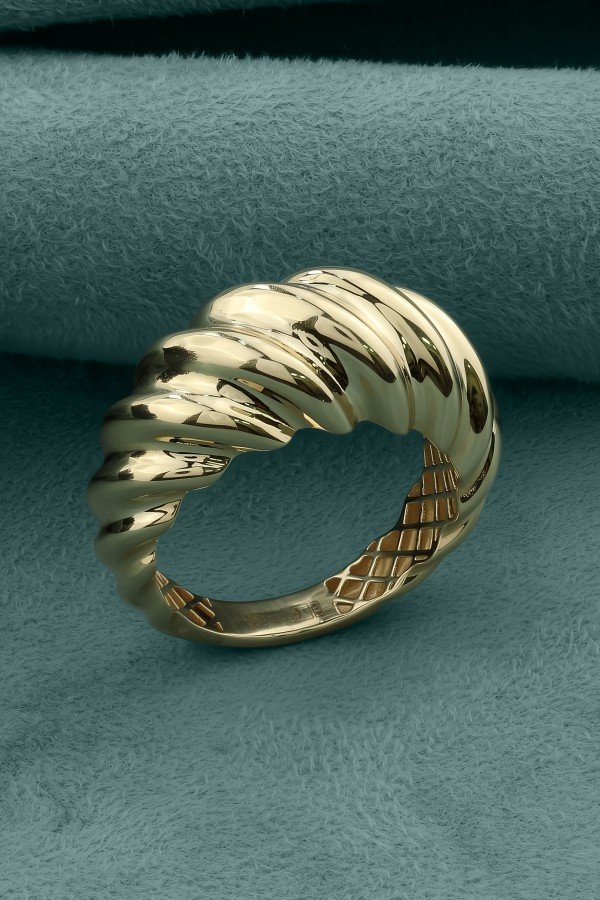 Кольцо из лимонного золота