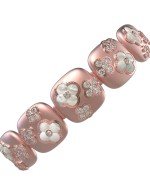 Браслет из розового золота c бриллиантами и перламутром