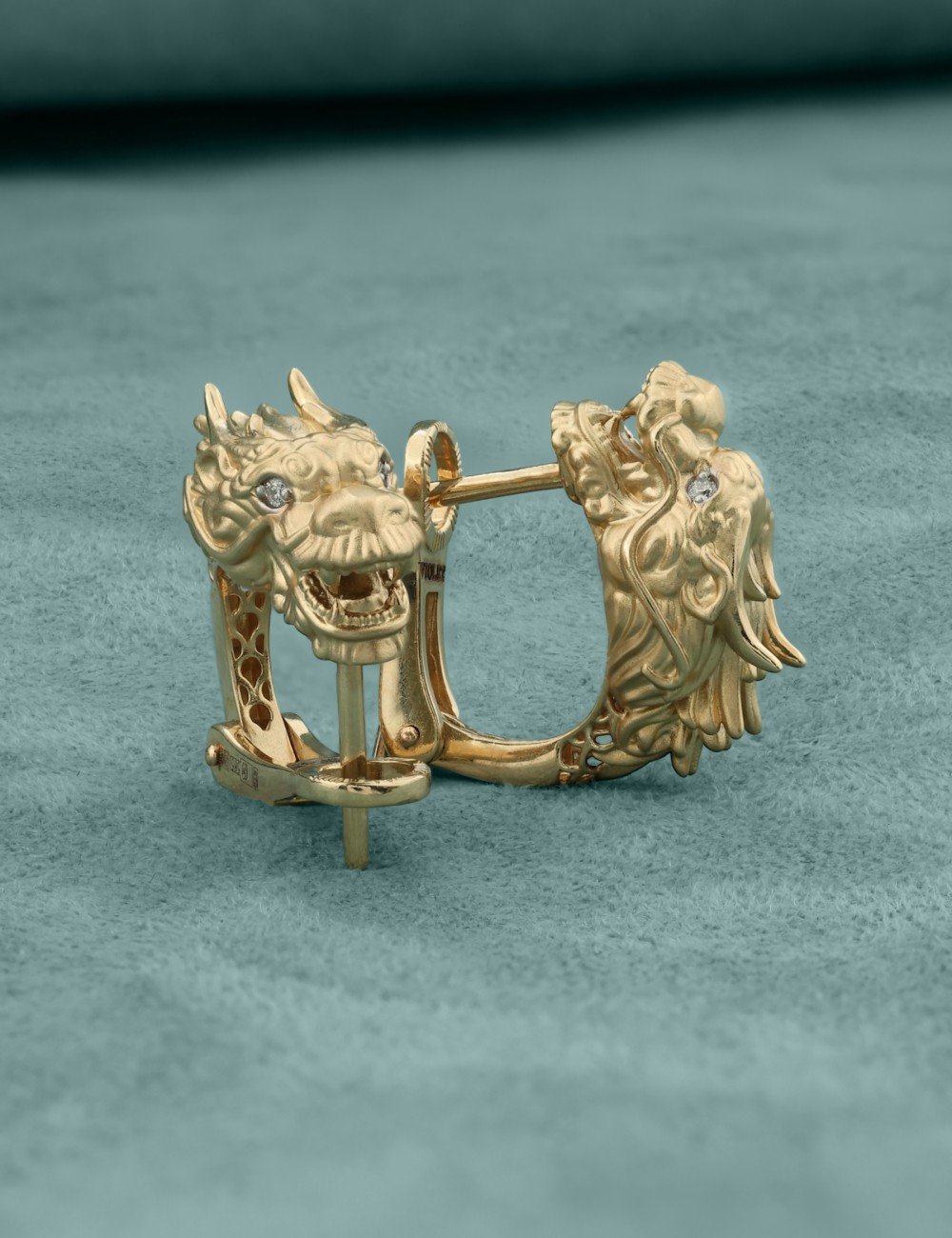 Серьги из золота c бриллиантами