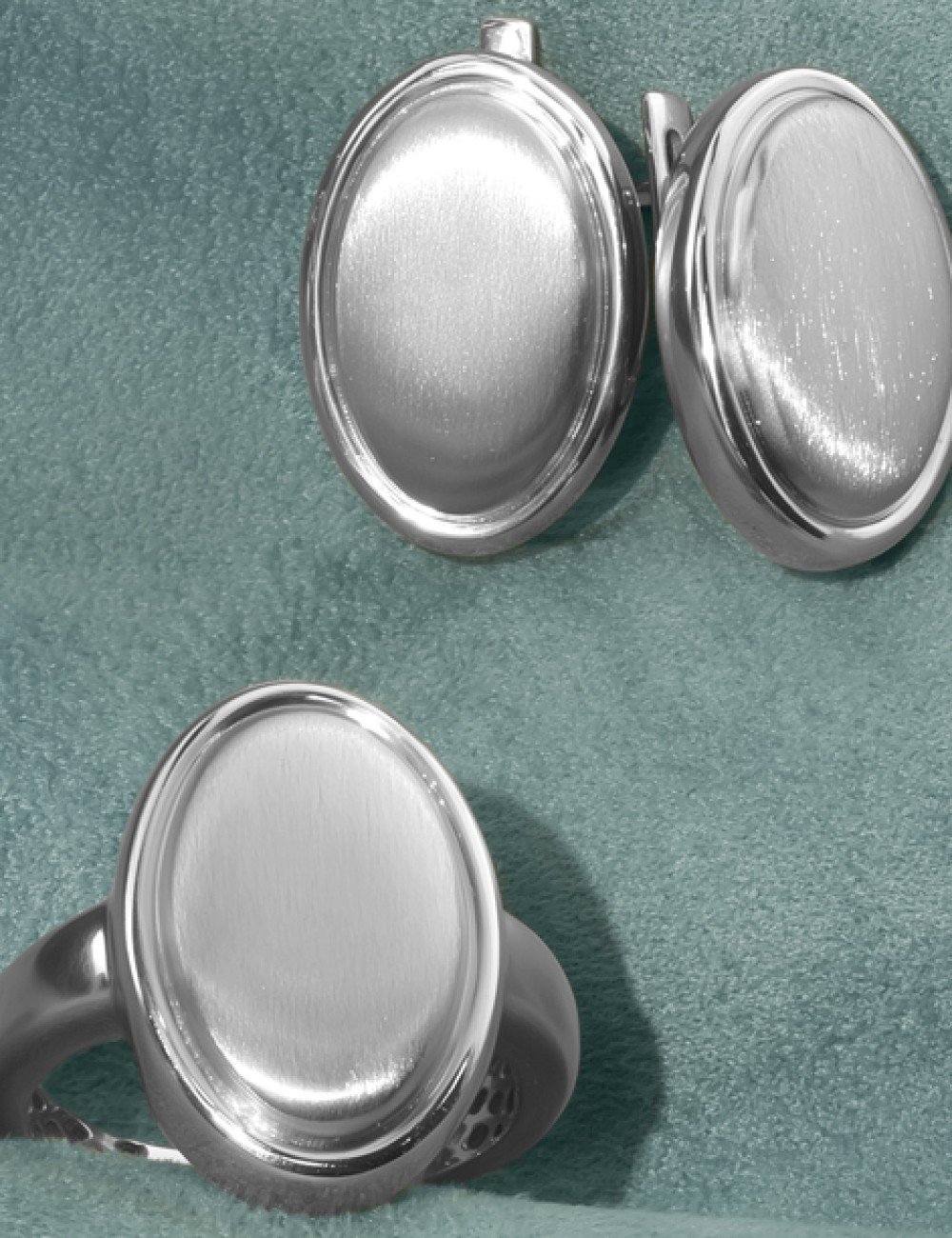 Кольцо из белого золота